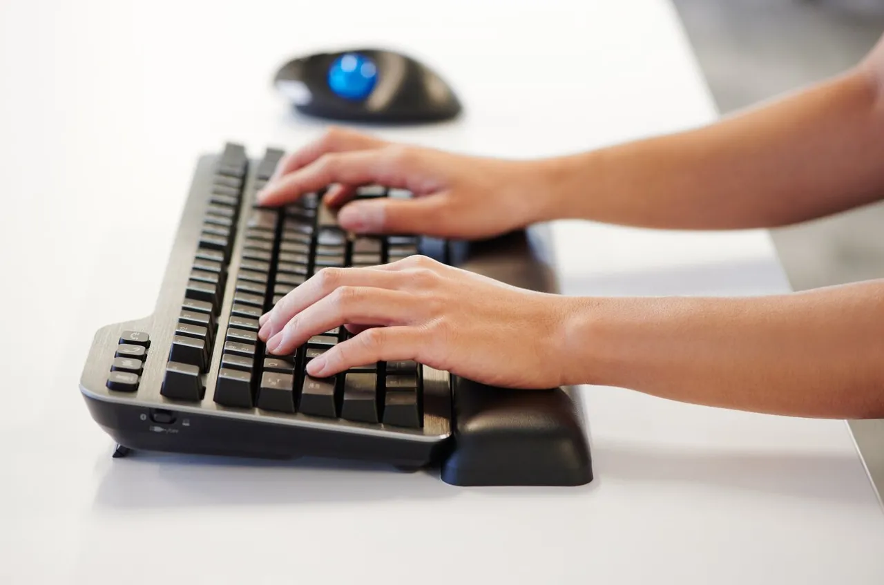 Cheap Kensington MK7500F QuietType™ Pro Silent Mechanical Keyboard with Meeting Controls
